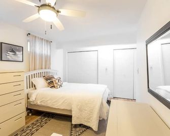 Gorgeous & Cozy Mountain View with Wood Stove! Ski / Hiking / Wi-Fi / Pool - Hunter - Soverom