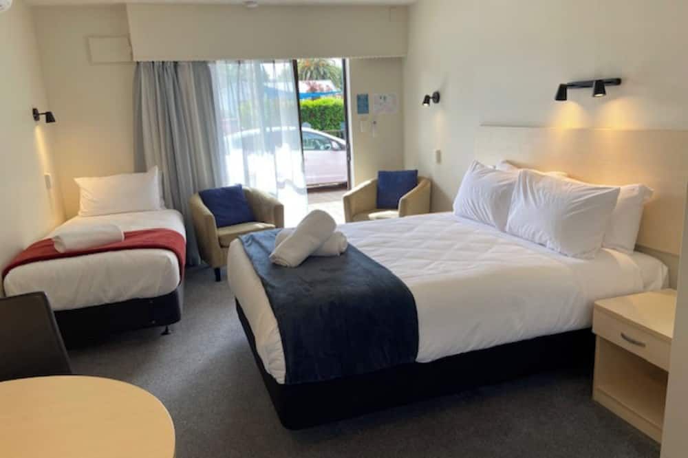 بالمورال موتل - نيلسون - غرفة نوم