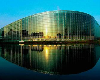 ibis Styles Strasbourg Stade De La Meinau - Strasbourg - Building