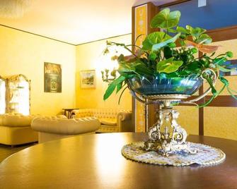 Hotel Principe - Bibione - לובי