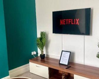 2 Bed Flat - Sleeps 5 - Pets - Parking - Wifi - Leicester - Room amenity
