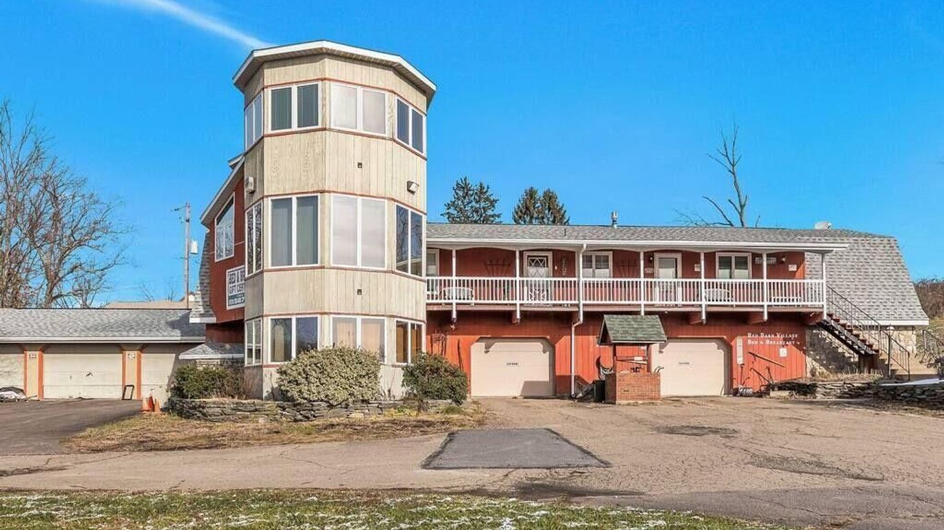 Red Barn Village Apartments