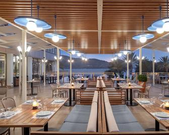 DoubleTree by Hilton Bodrum Isil Club Resort - Bodrum - Restaurante