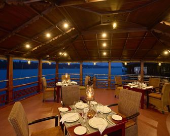 The Leela Ashtamudi, A Raviz Hotel - Kollam - Ristorante