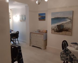 South Rising Guest House - Poole - Eetruimte