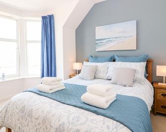 Tammie Norrie Cottage, Family Friendly In Banff - Banff - Bedroom
