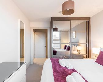 Roomspace Serviced Apartments - The Quadrant - Richmond - Bedroom