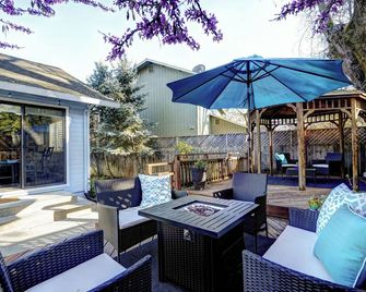 Heart of Wine Country, Cute Cottage w/Hot Tub - Windsor - Patio
