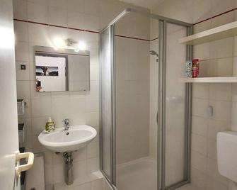 Beautiful City Apartment für bis 4 Personen - Paderborn - Bathroom