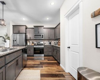 Family-Friendly Home Near Vineyards & Dtwn Newberg - Newberg - Cucina