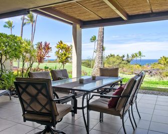 Relax And Enjoy Your Own Spacious Private Lanai With Ocean & Sunset Views - Kahaluu-Keauhou - Patio