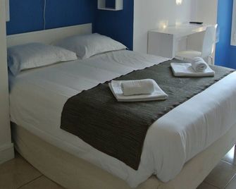Hotel Danemark - ניס - חדר שינה