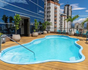 Hotel Roseliere Bucaramanga - Floridablanca - Piscina