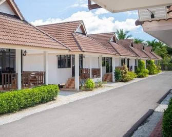 ไวท์บีช รีสอร์ท - บางสะพาน - อาคาร