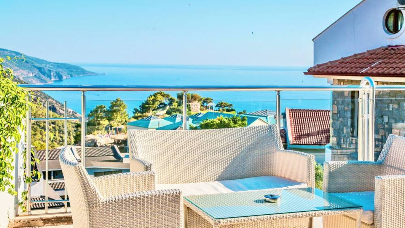 Tropical Deluxe Hotel