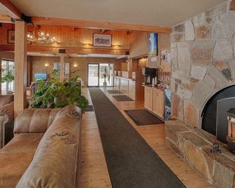 براندين أيرون إن - وست يلوستون - ردهة