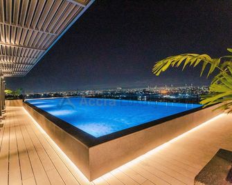 Accra Luxury Apartments @ The Lennox - אקרה - בריכה