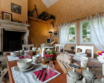 Domaine De La Combotte - Beaune - Dining room