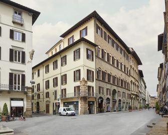 Il Tornabuoni - Florencie - Budova