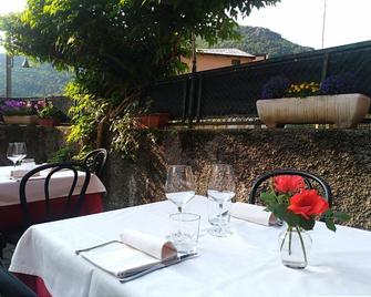 Albergo Ristorante Coppa - Dazio - Патіо