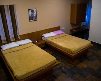 Dream Valley Resort - Hyderabad - Bedroom