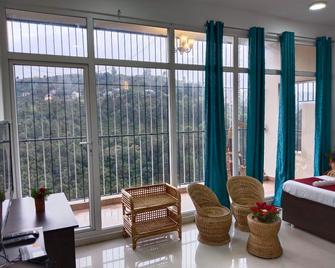 4rest Inn Private Limited - Kodaikanal - Living room