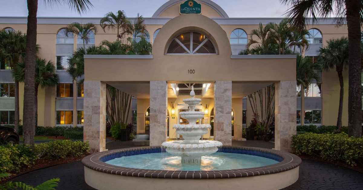 La Quinta Inn & Suites by Wyndham Deerfield Beach I95 £52. Deerfield