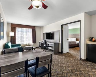 Quality Inn & Suites Airport West - Salt Lake City - Bedroom