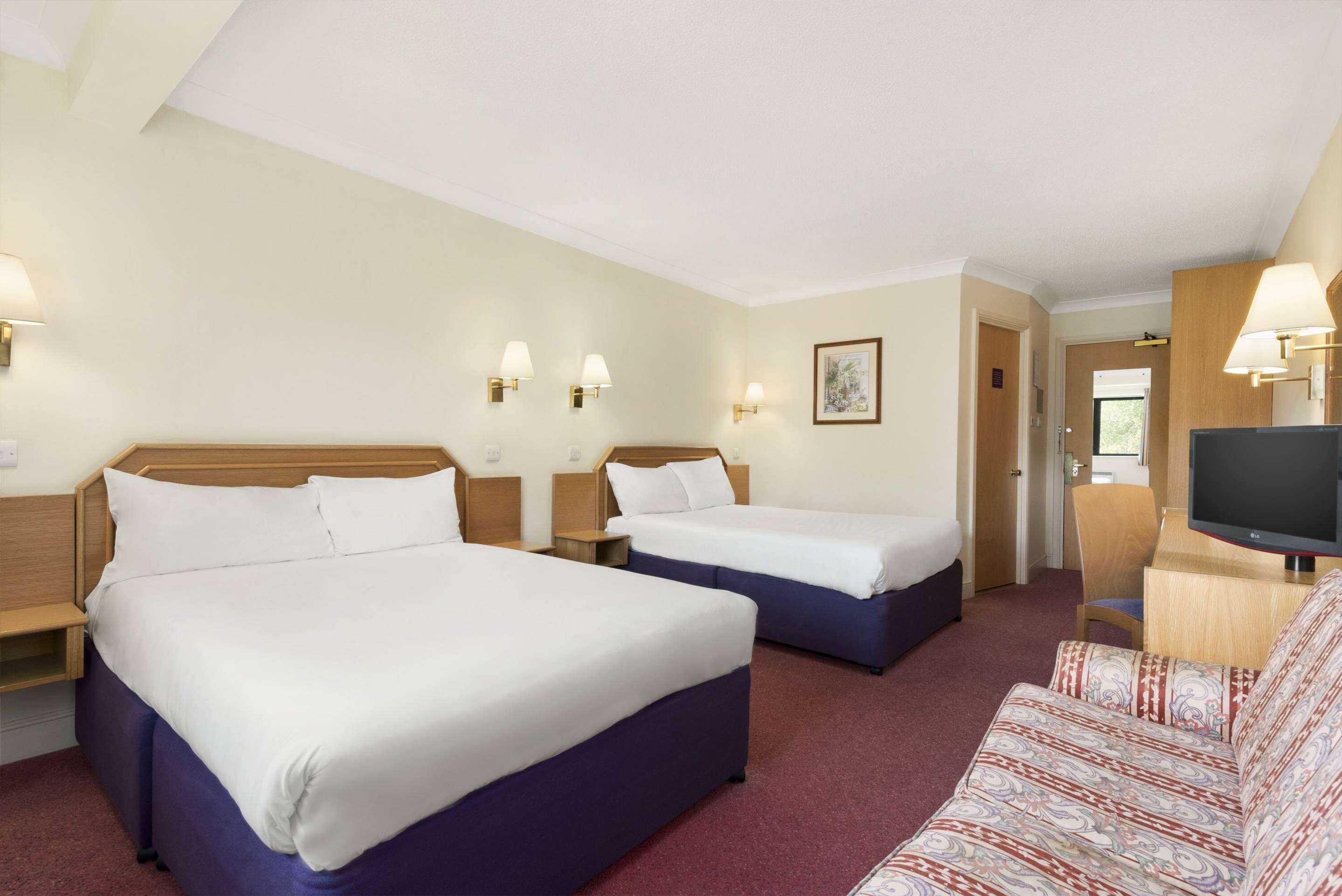 Days Inn by Wyndham Watford Gap - נורת'האמפטון - חדר שינה