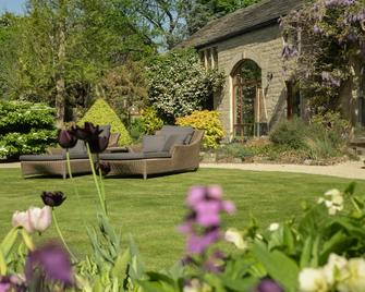 Outwood House - Horsforth - Patio
