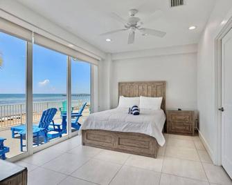 Palms Resort at Sugarloaf Beach - Main House - Sugarloaf Shores - Bedroom