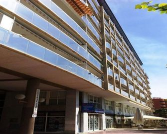 Apartamentos Park Suites Salou - Salou - Budynek