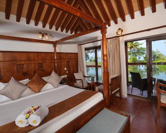 Gokulam Grand Resort & Spa - Kumarakom - Sovrum