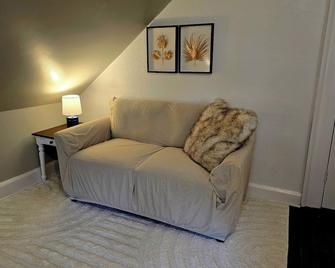 The Cosy Cottage Inn - Saint John - Sala de estar