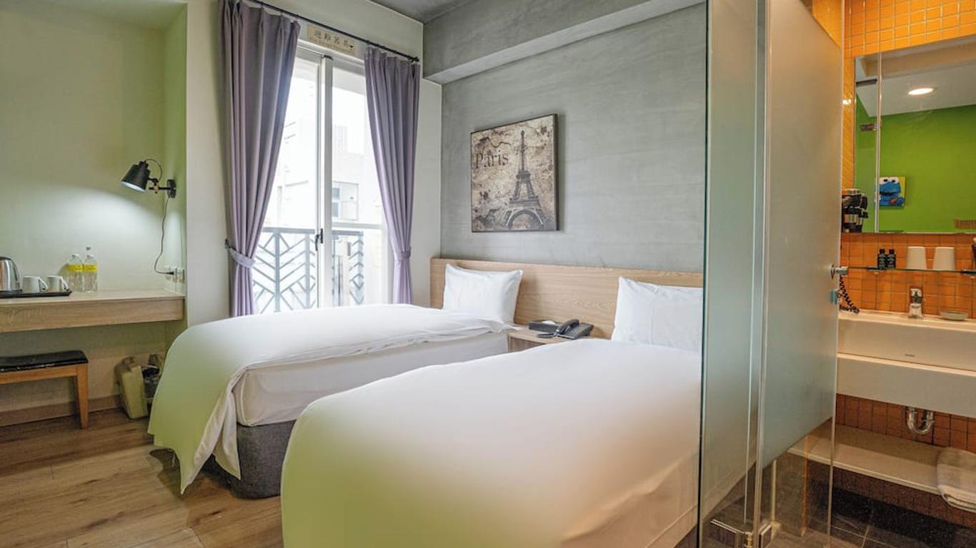 Check Inn Express Taichung Yizhong