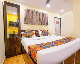 Via Metro Galaxy Inn - Mumbai - Slaapkamer