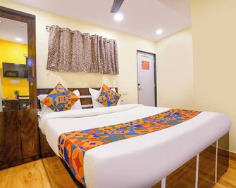 Fabhotel Metro Galaxy Inn - Nesco Exhibition Centre - מומבאי - חדר שינה