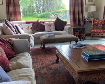 Comfortable Highland Speyside cottage with stunning views - Grantown-on-Spey - Living room