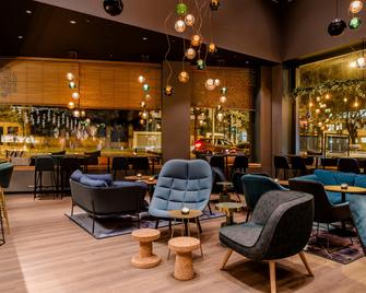Motel One Wiesbaden - Wiesbaden - Baari