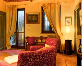 Casa Michaela - Cosy Holiday Home in Castell'Alfero - Castell'Alfero - Sala de estar
