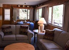 11B Sequoia House - North Wawona - Living room