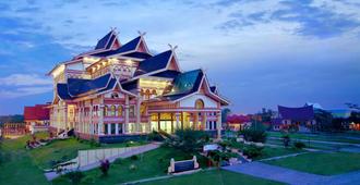 Monoloog Hotel Pekanbaru - Pekanbaru - Rakennus