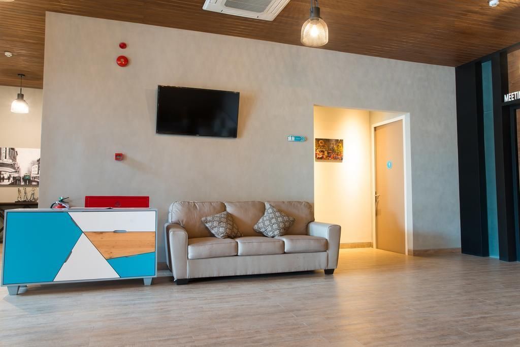 Zoom Dharmahusada Hotel