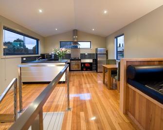 Alofi - Hepburn Springs - Kitchen