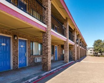 Motel 6 Arlington Tx Uta - Arlington