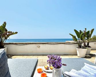 Villa Nauna, fronte mare con giardino e terrazzo - Marea Stays Collection - Nardò - Balkon