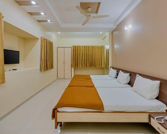 Hotel Sai Prarthana Inn - Sangli - Bedroom