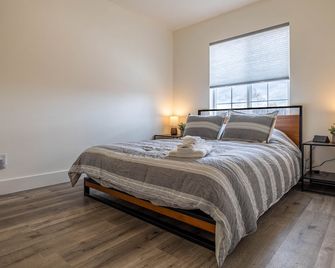 Clean, Modern! 3 Bedrooms, River, Downtown - Cody - Habitación