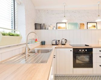 Connell's Barn Duleek Newgrange & Dublin Airport Nearby - Duleek - Cocina