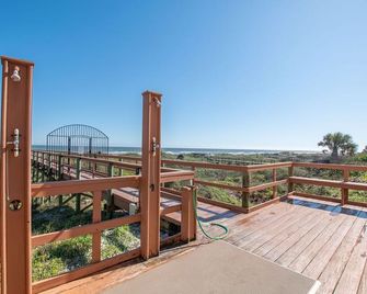 Sunny Side Up! Summer Deals Now! Direct Oceanfront End Unit!heated Pool! - St. Augustine - Balcón